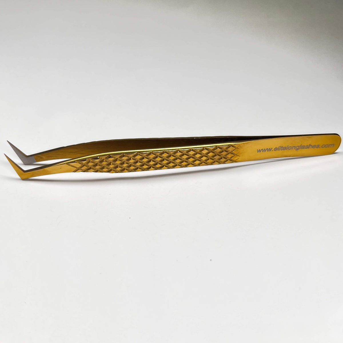 Lash Magnet 75° mega volume lash tweezer – side profile