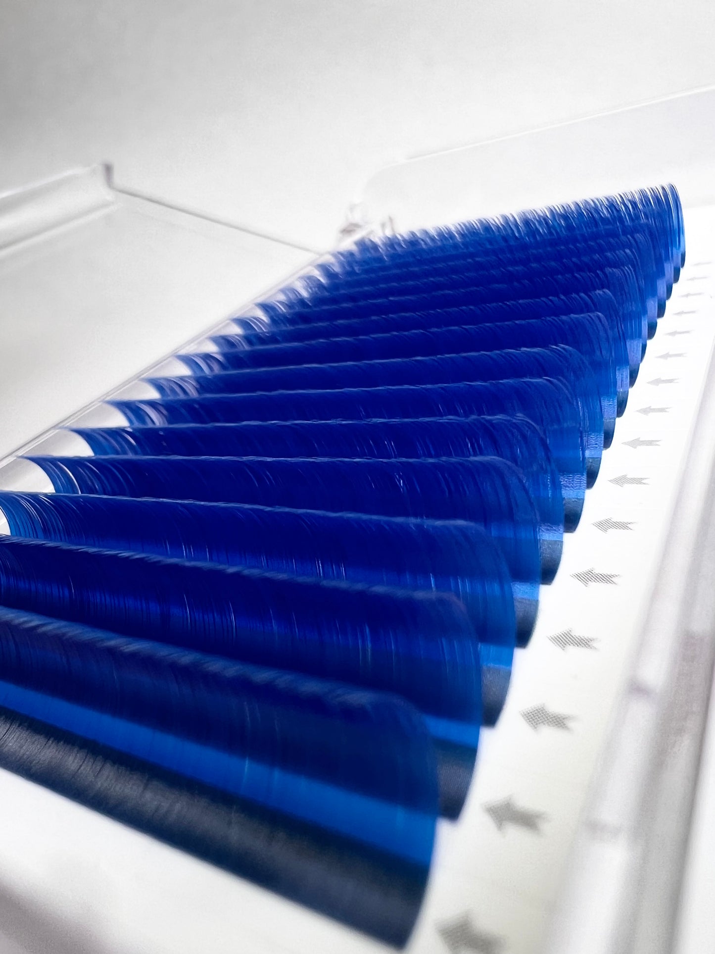 Royal Blue Cashmere Eyelash Extensions β 0.07mm Trays