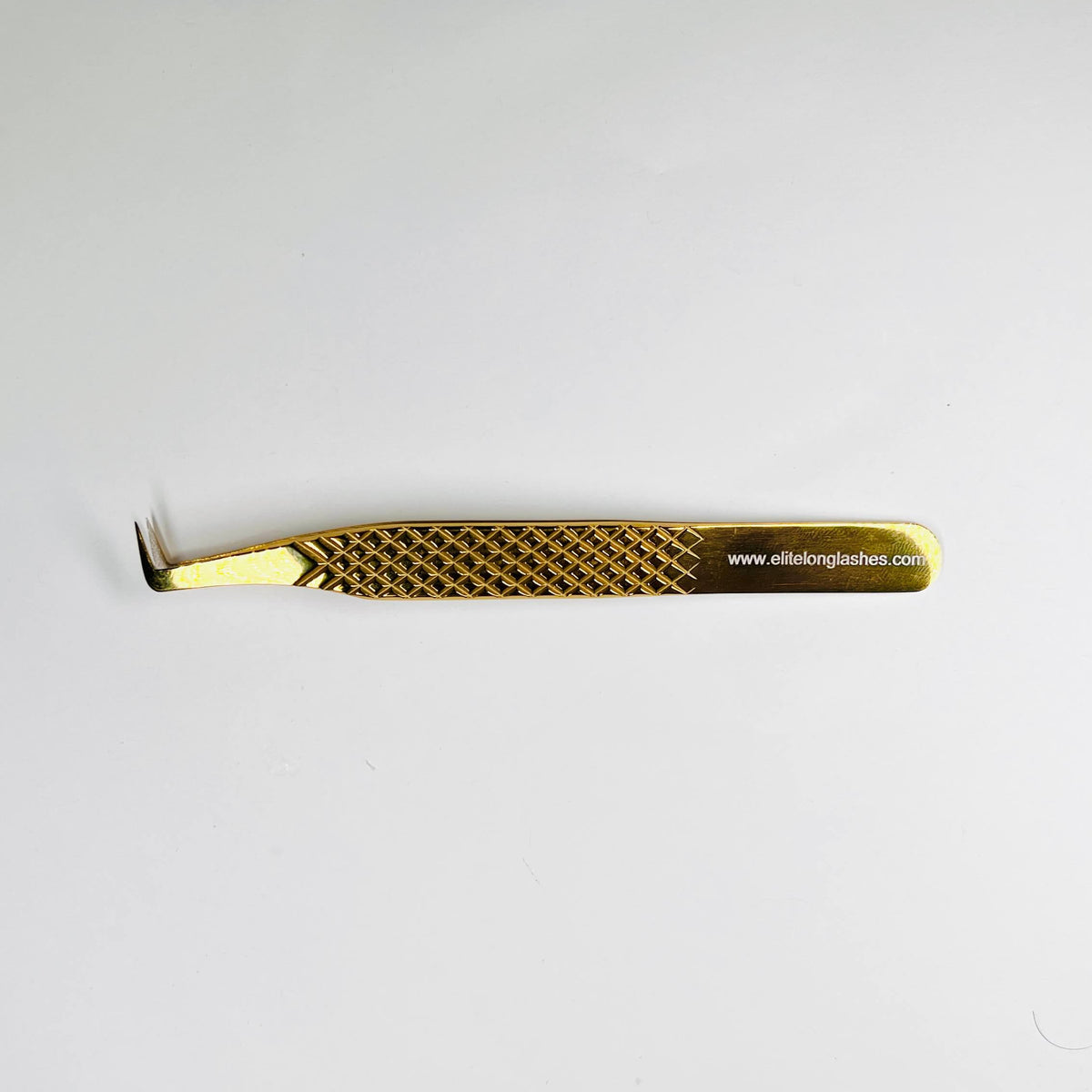 80° Diamond Grip mega volume lash tweezer – close-up texture detail