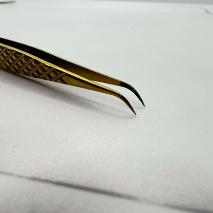 Gold J Curve Isolation Lash Tweezers (12cm) – Precision Grip