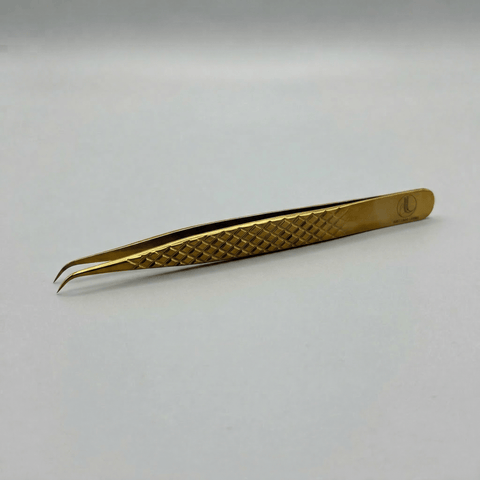 Gold J Curve isolation tweezer for lash extensions – 12cm precision grip